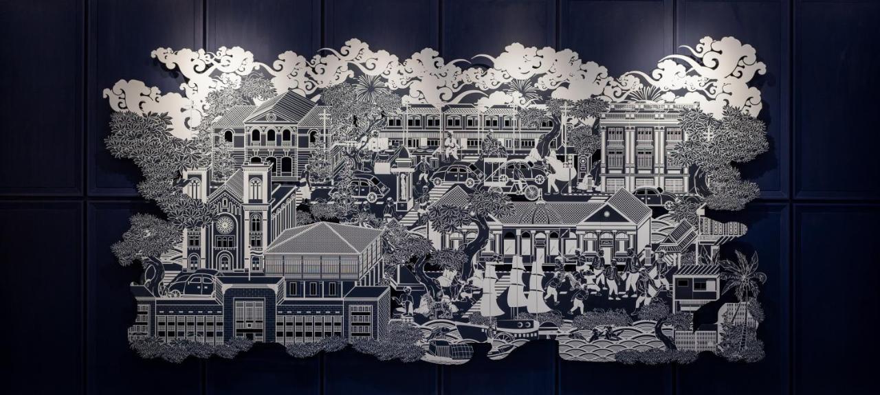 Hotel Grande Centre Point Surawong Bangkok Esterno foto The mural at the station