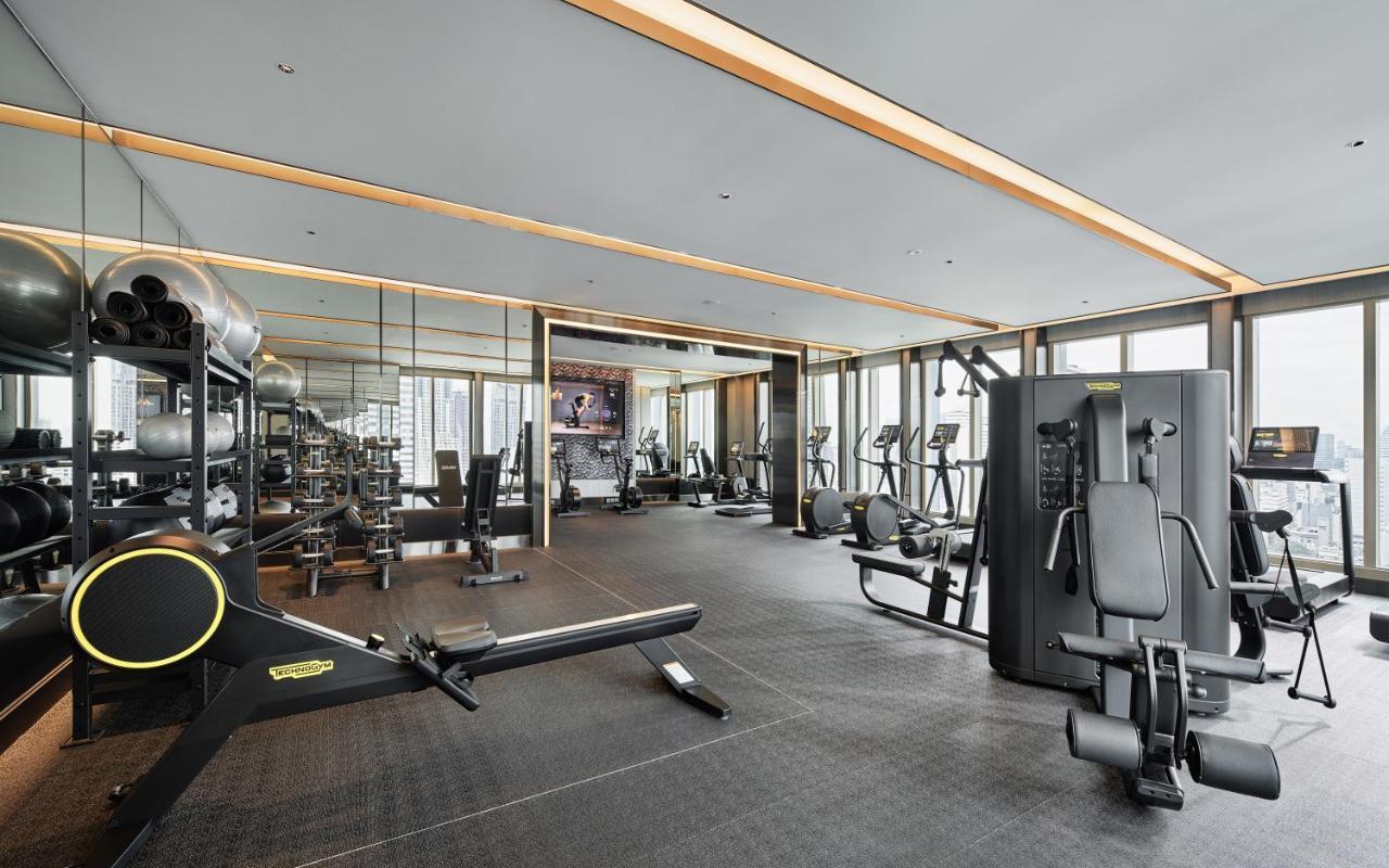 Hotel Grande Centre Point Surawong Bangkok Esterno foto The gym at The Hari