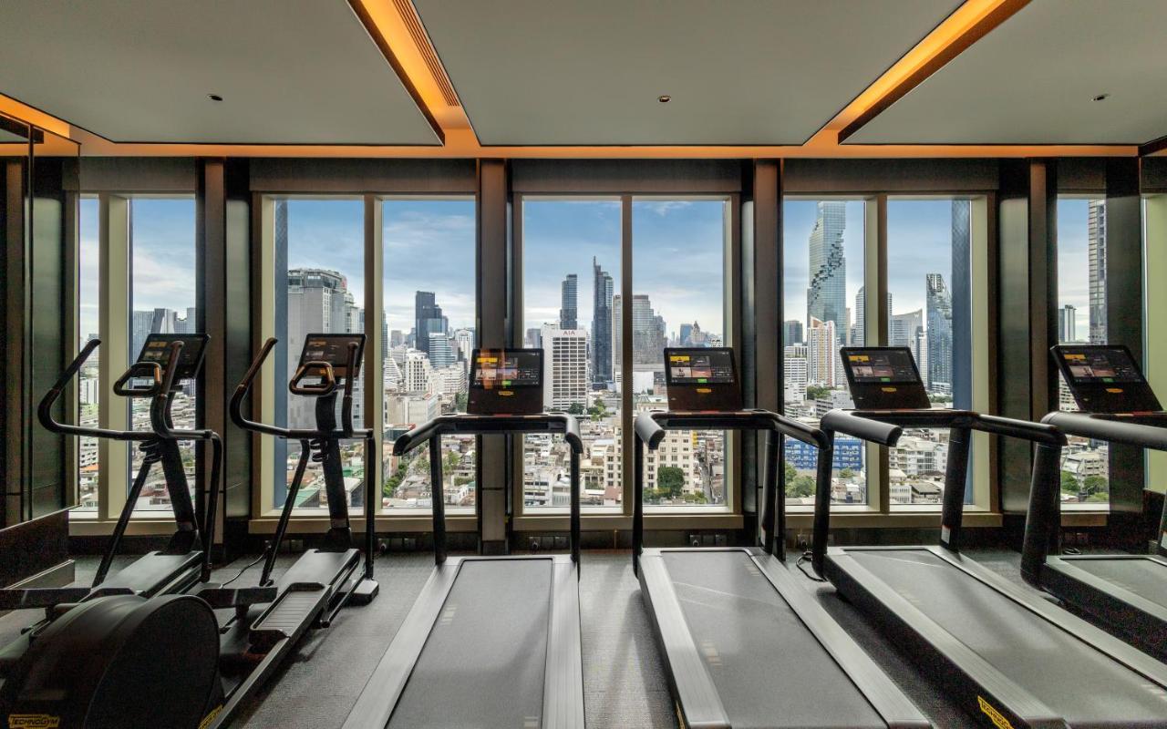 Hotel Grande Centre Point Surawong Bangkok Esterno foto The gym at The Sukhumvit