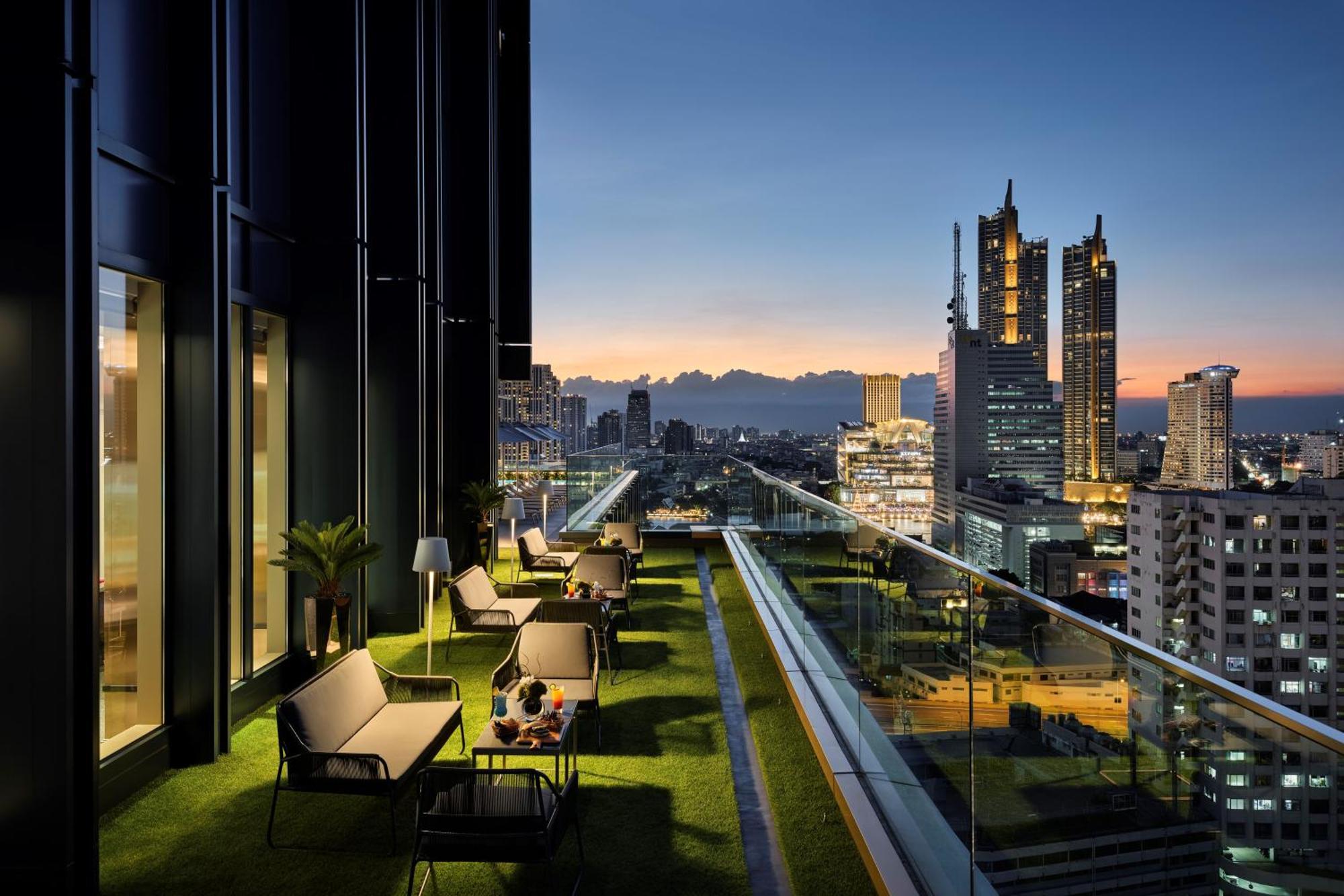 Hotel Grande Centre Point Surawong Bangkok Esterno foto The 39th floor of the hotel