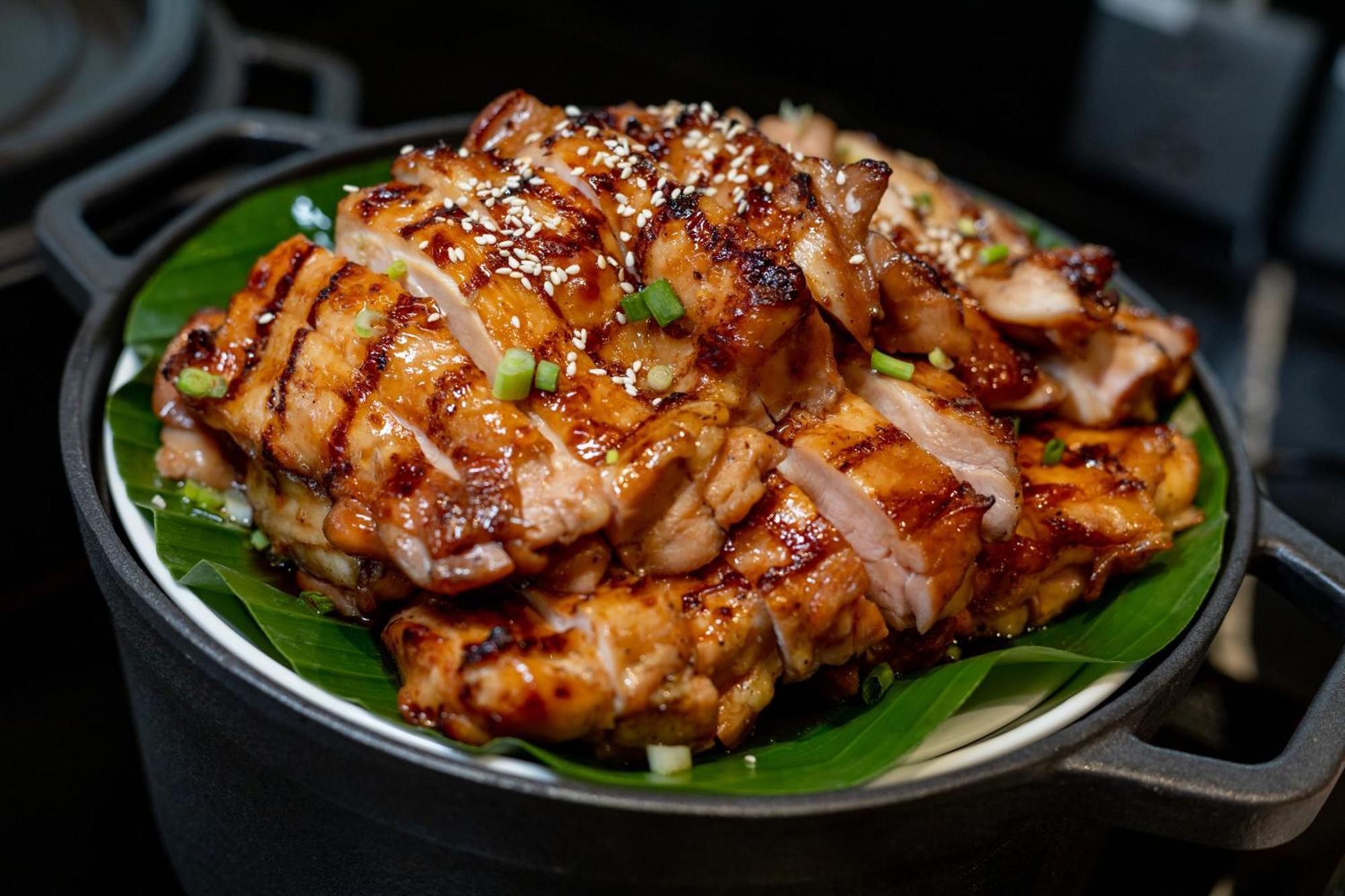 Hotel Grande Centre Point Surawong Bangkok Esterno foto A plate of grilled chicken